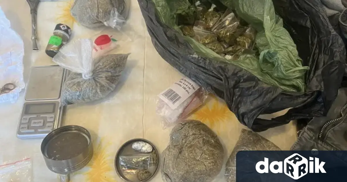 Около 15 15 ч днес служители от Районно управление Несебър