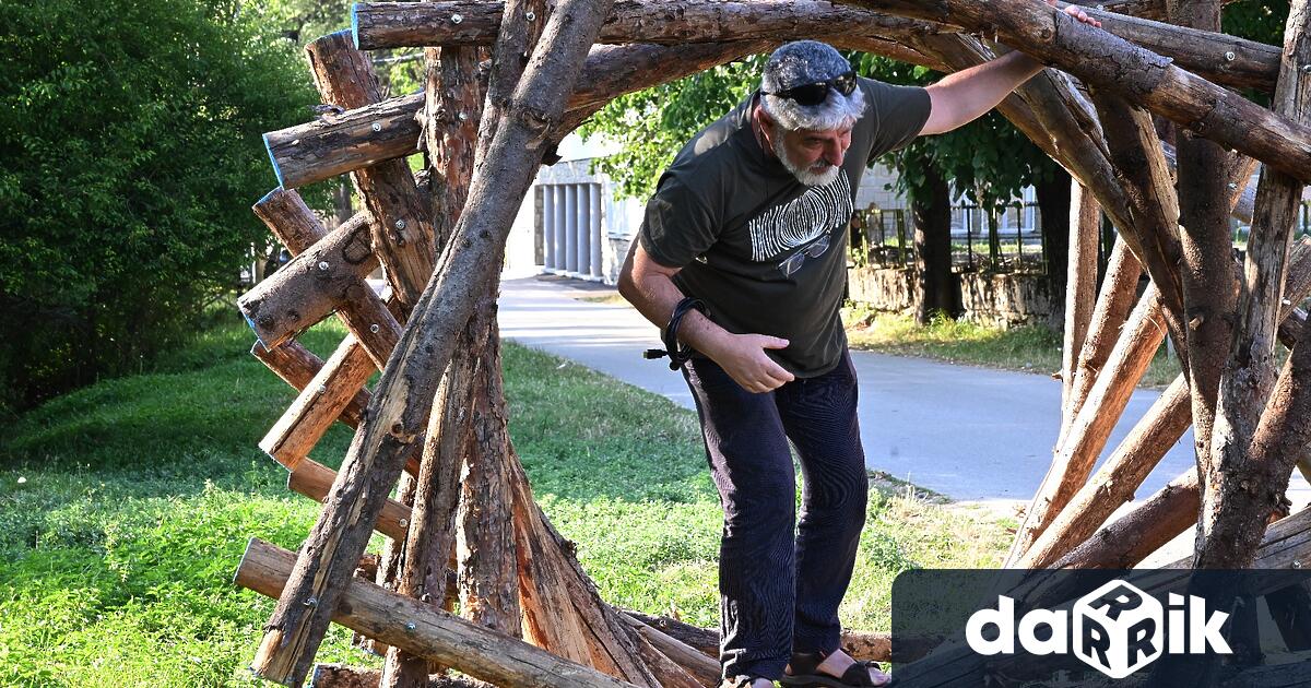 Ако искате да чуете шум на река детски гласове удари