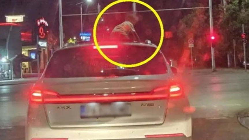 Опасна ситуация: 4-годишно дете се показа от люка на движещ се автомобил в Пловдив