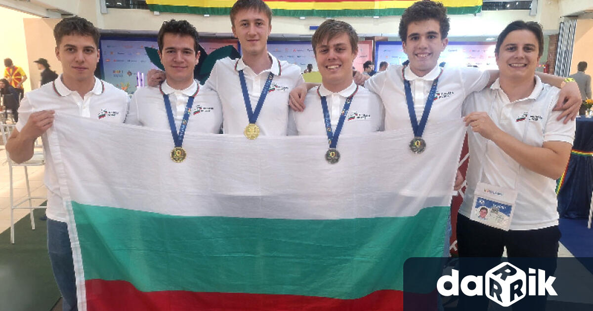Български ученици спечелиха 2 златни и 2 сребърни медала от
