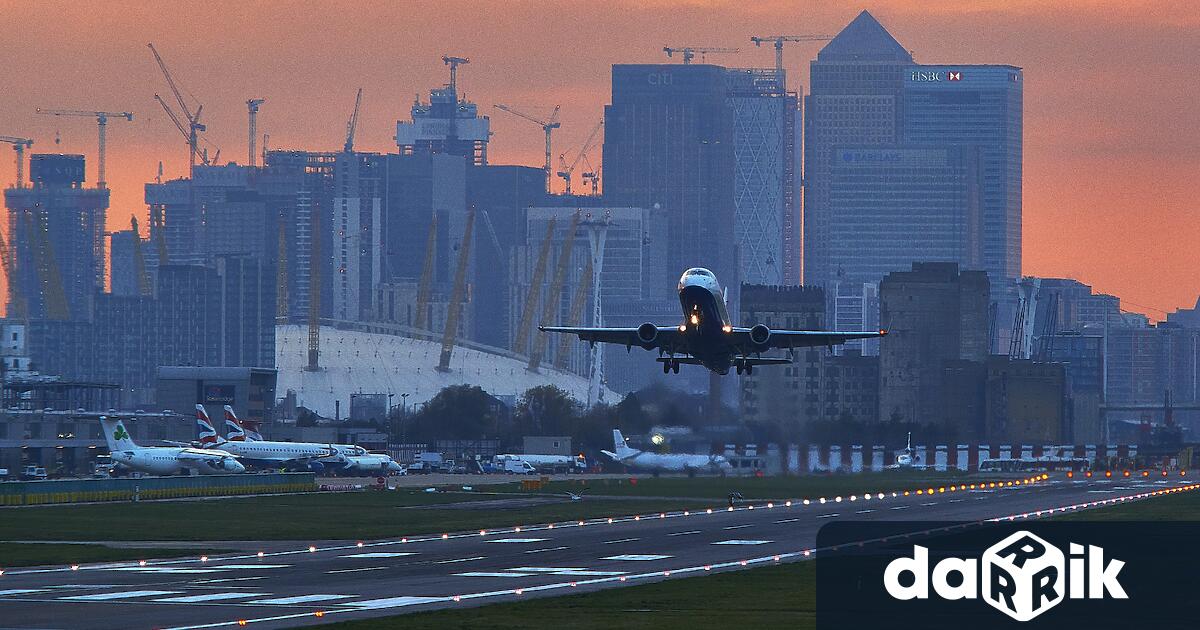 Цялото въздушно пространство над Лондон е временно затворено поради технически