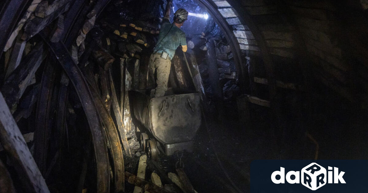 Един миньор е загинал а петима са в неизвестност под