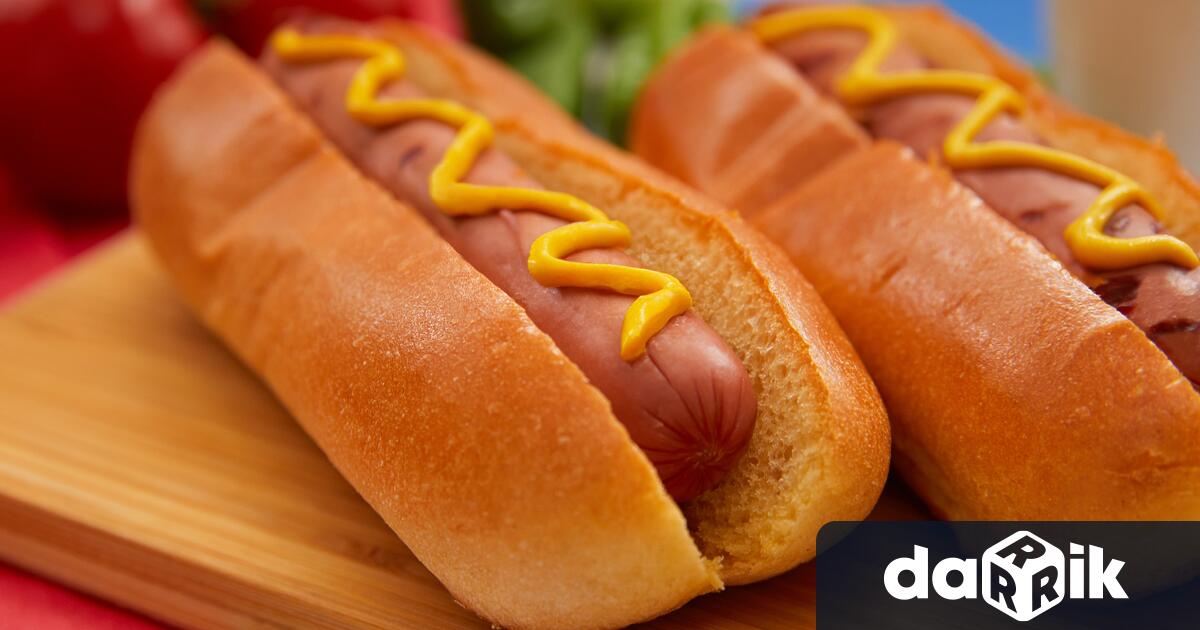 Камион катастрофира и разпиля хотдог по междущатска магистрала в Пенсилвания