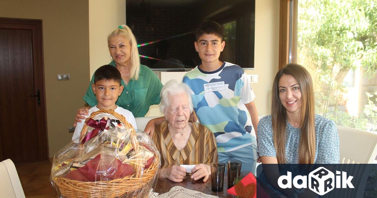 Милка Василева Милчева от Свиленград която е една от столетниците