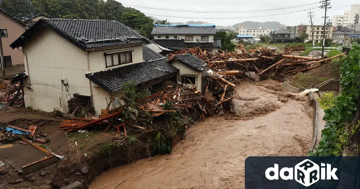 Проливни дъждове връхлетяха тази сутрин южния японски остров Кюшу като