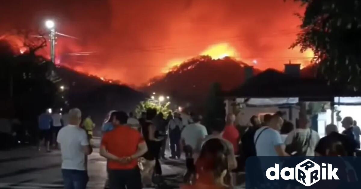 Късно снощи започна спешна евакуация на село Плоски община Сандански