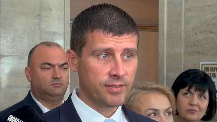 Реакцията на държавата за пожарите скара депутатите