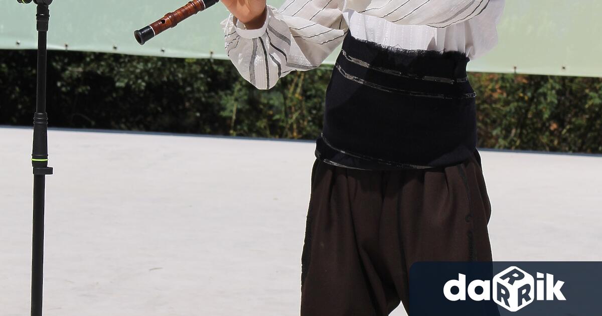 Пет медала три златни и два сребърни спечелиха самодейците