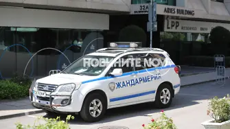 Претърсват търговци на оръжие у нас