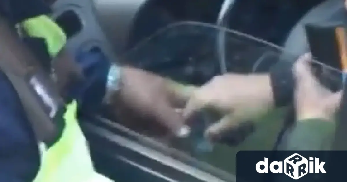 Опит за подкуп на полицаи и измама при даване на