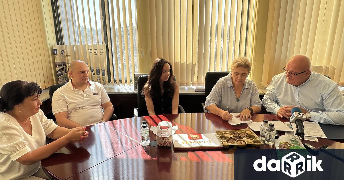 Кметът на Община Видин д р Цветан Ценков директорът на МБАЛ