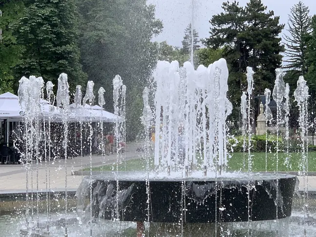 Предимно слънчево ще бъде времето и в сряда - с максимални температури между 33° и 35°