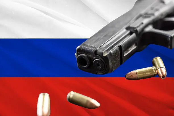 Претърсват търговци на оръжие у нас