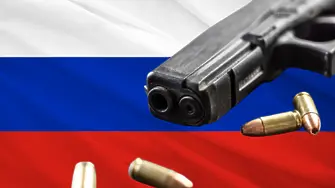 Претърсват търговци на оръжие у нас