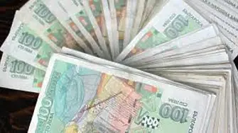 Разследват измама на  пенсионерка с 4000 лв. - мним полицай я излъгал, че  са нужни на дъщеря й