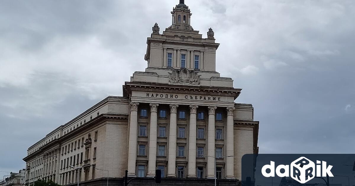 Днес историята ни е натикана надалеч от хорските погледи и