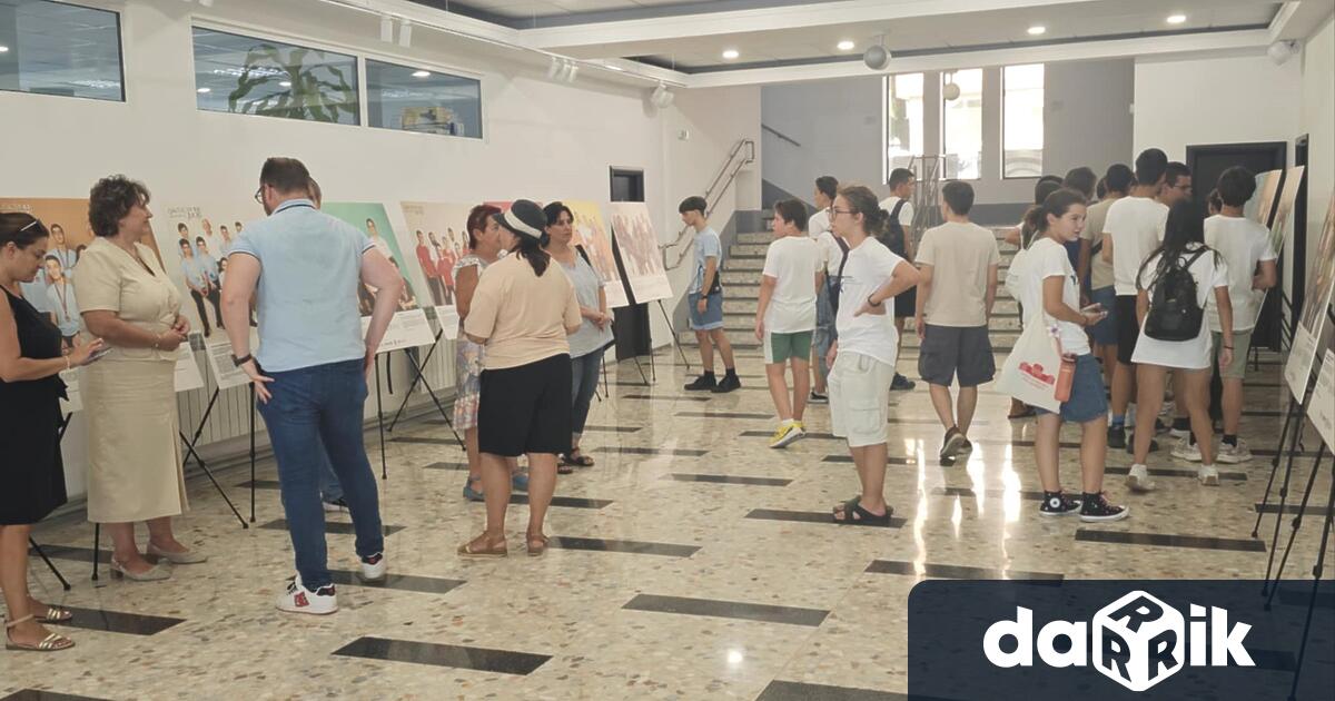 Пътуващата изложба за българските олимпийци по науки и техните ръководители