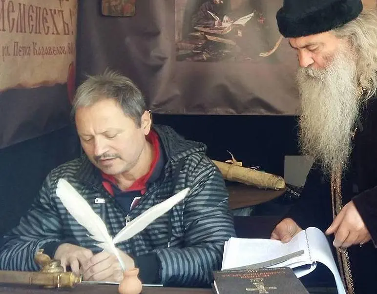 Николай Колев