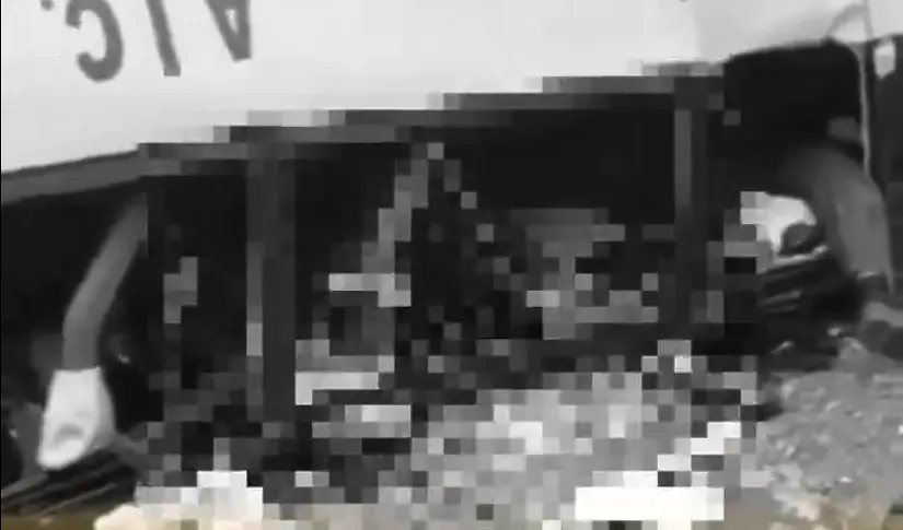 Ужасно: 21 души загинаха, връщайки се от погребение (ВИДЕО+СНИМКИ)