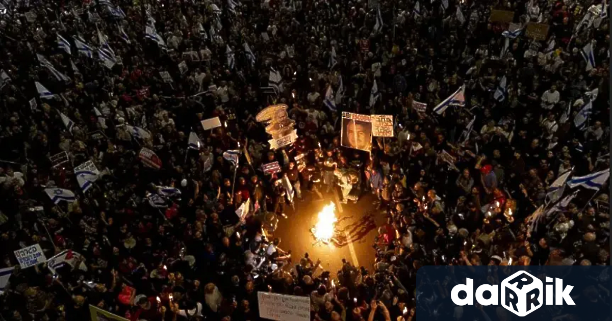 Десетки хиляди хора излязоха по улиците на Тел Авив за