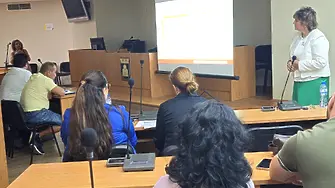 Проблеми в общинската образователната система обсъдиха на обща среща директори на училища, синдикати, Регионално управление на образованието и местната власт