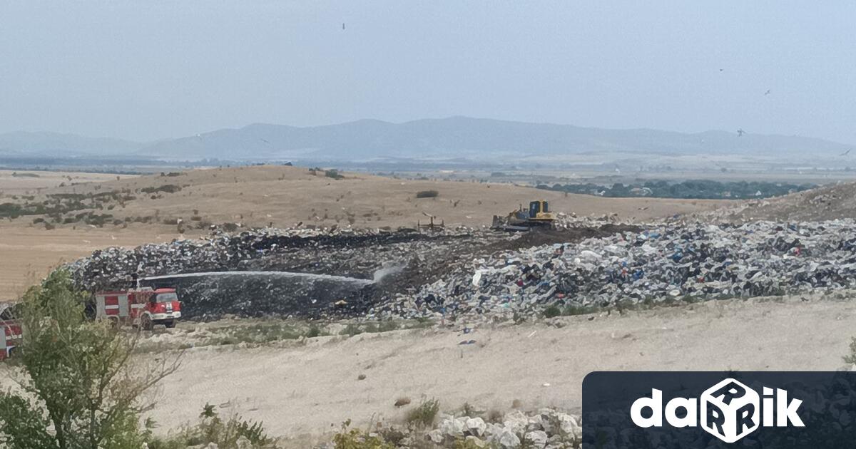След близо шест часа пожарът възникнал насметището край плодивското село
