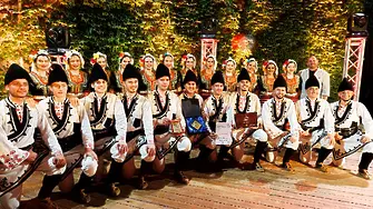 Ансамбъл „Мездра“ представя България на престижен международен фолклорен фестивал в Оман