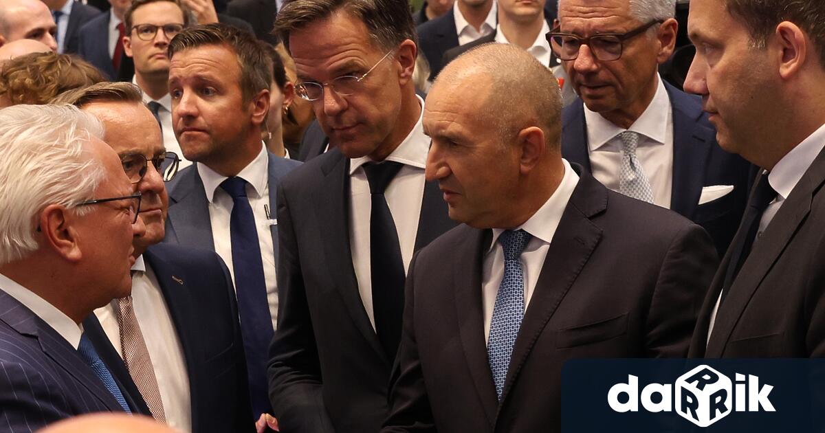 Президентът Румен Радев участва в откриването на нов високотехнологичен завод