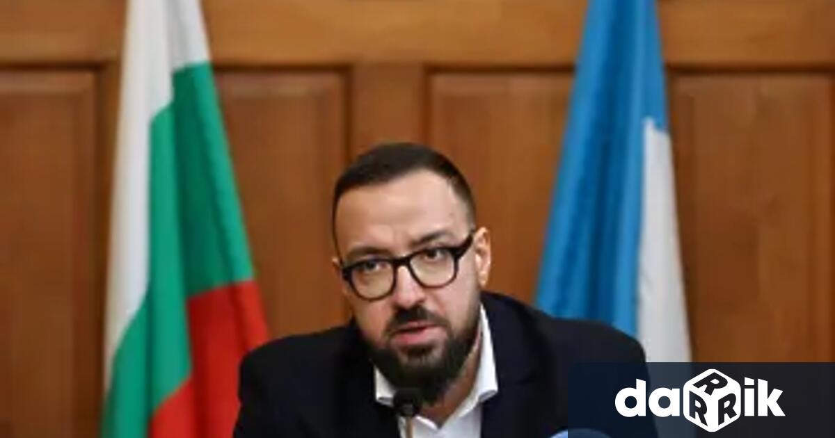 Заместник кметът с ресори европейски политики и образование Владимир Темелков подаде
