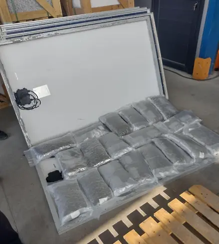  Митничари откриха марихуана в слънчеви панели и газова бутилка (СНИМКИ) 