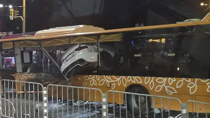 Оперираха шофьора на автобуса, в който се вряза 21-годишният Виктор Илиев