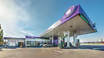 В Русия вече продават бензин с купони