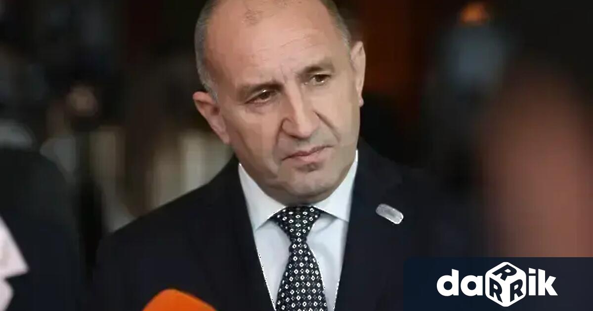 Президентът Румен Радев издаде указ за преназначаването на генерал майор Емил