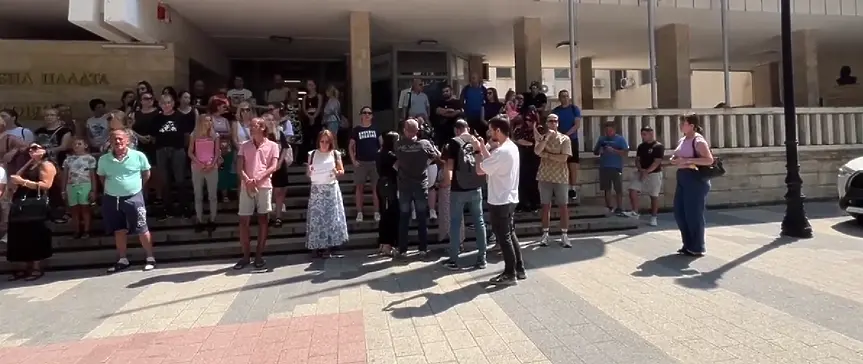 Пловдивчани на протест: Животът на прегазените с АТВ Христина и Мартин струва повече от домашен арест
