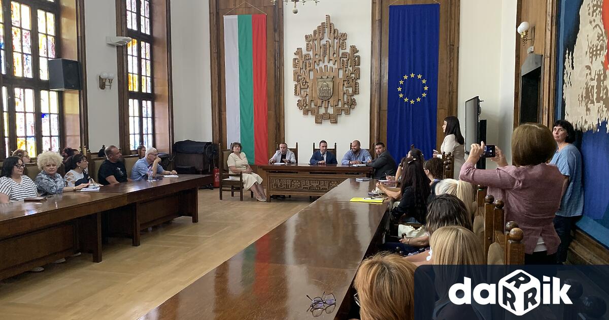 Обсъждане на мерки за осигуряване нормалната работа на детските и