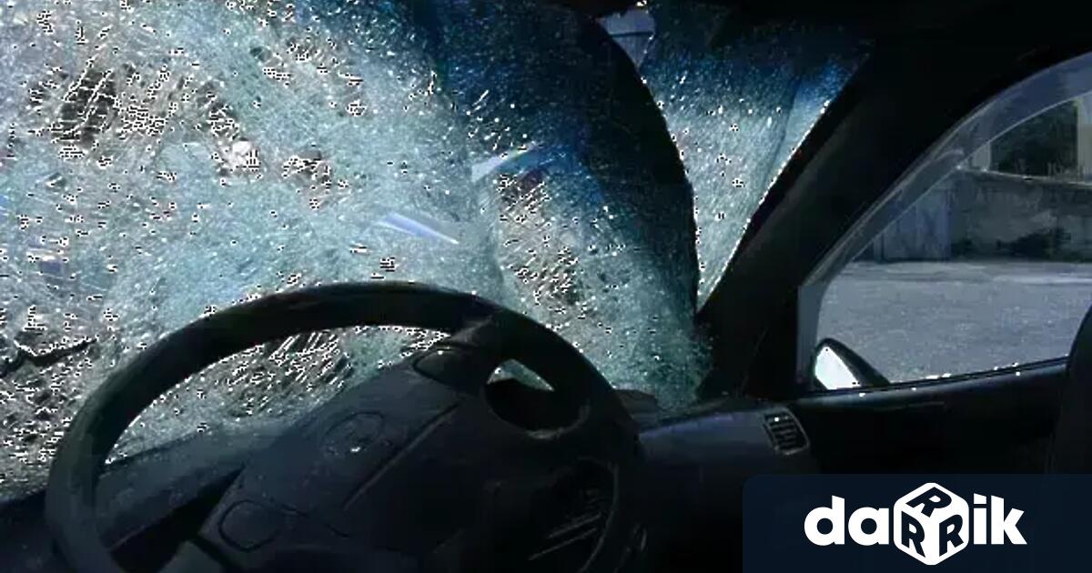 Като след взрив от бомба – така изглежда автобусът в