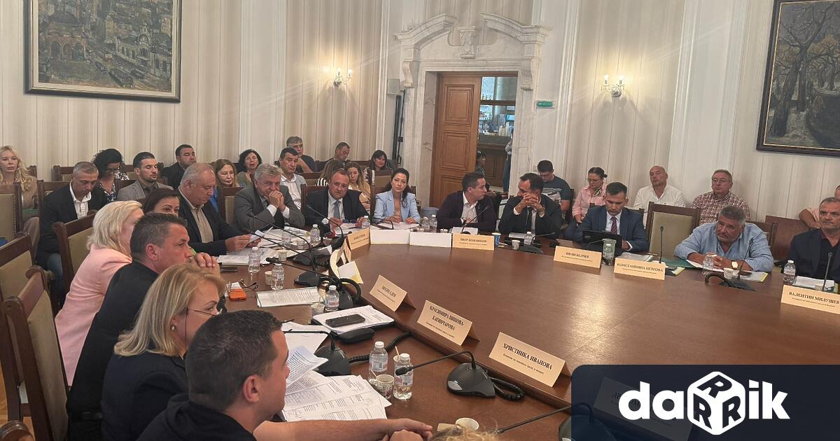 Експерти от Министерството на регионалното развитие и благоустройството и представители