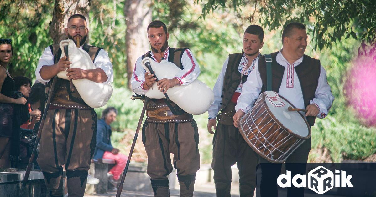 Специални гост изпълнители на фестивала ще бъдат Гайдарска формация Орфикус