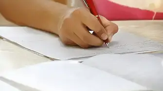 Над 3 500 зрелостници се явяват на матура по профилиращ предмет или по професия