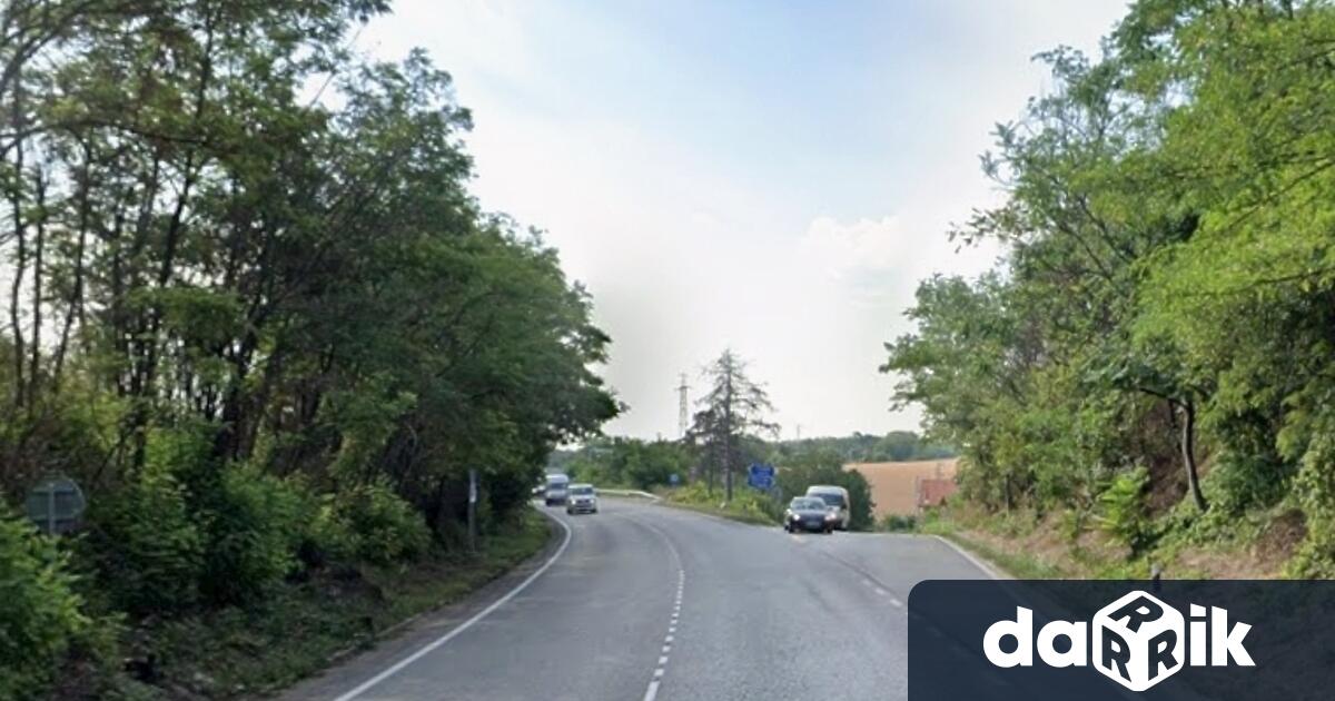 Почистването от растителност на пътища от Сливен до Бинкос възложено