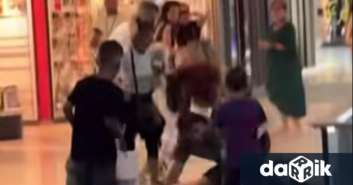 Бой в един от моловетев София се разрази На видео