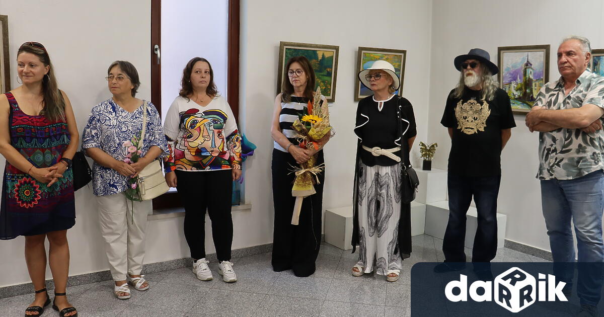 Изложба с картините на осемте художници които участваха в тазгодишния