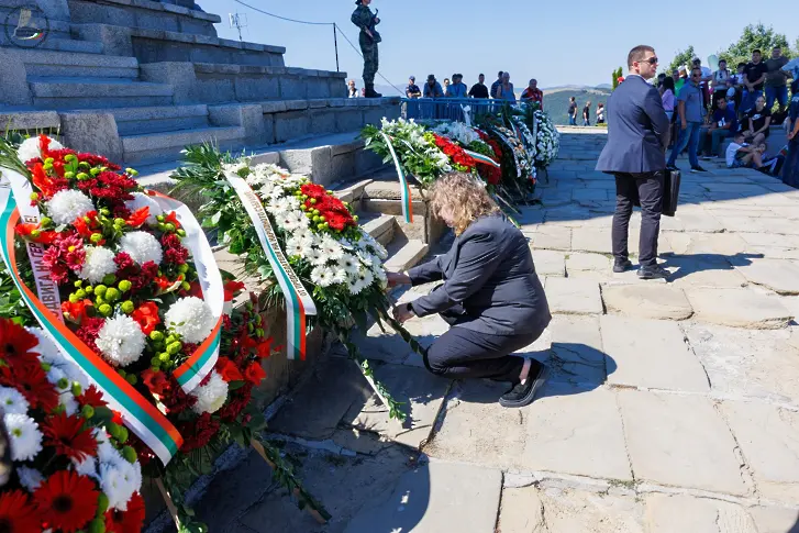 На връх Шипка отбелязаха тържествено 148-ата годишнина от Шипченската епопея