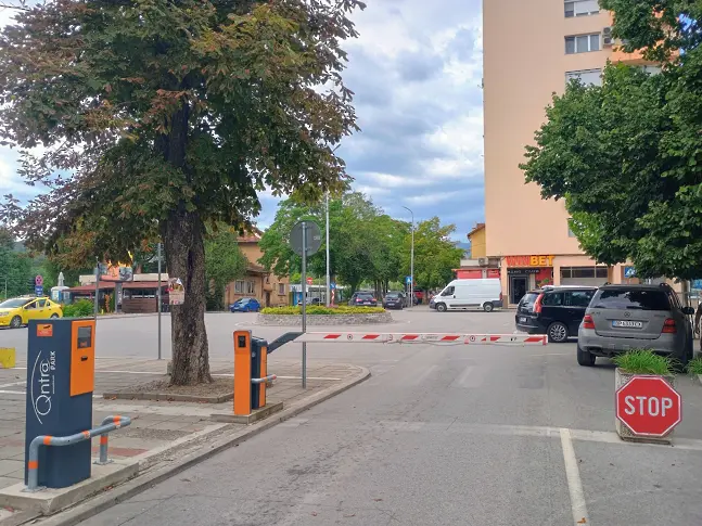 От 9 септември се въвеждат промени в зоната за почасово платено паркиране в централната градска част на Мездра