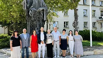 Община Враца изпрати символично водещите директори на четири емблематични учебни заведения в града
