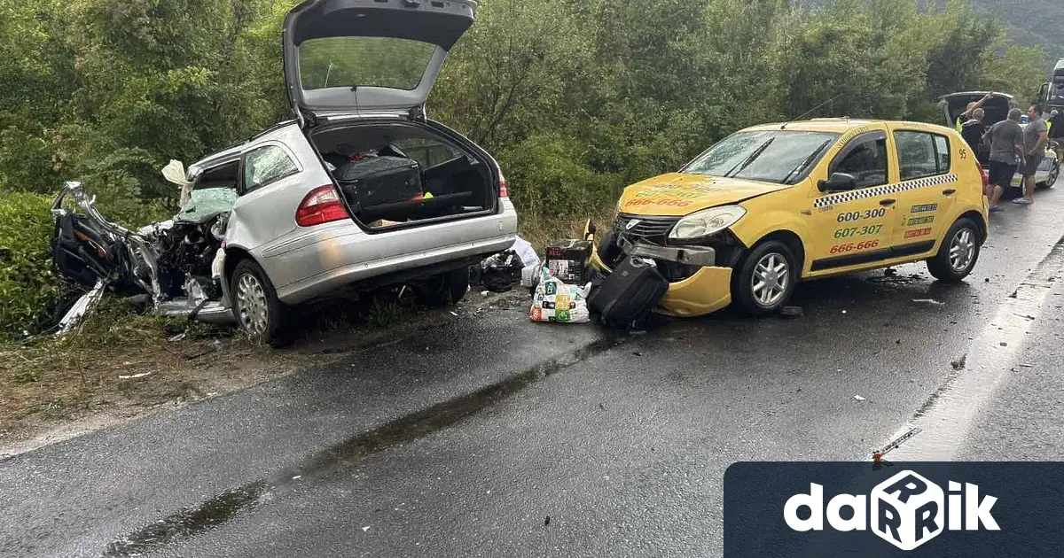 Турски гражданин водач на автомобил Мерцедес е загинал при катастрофа