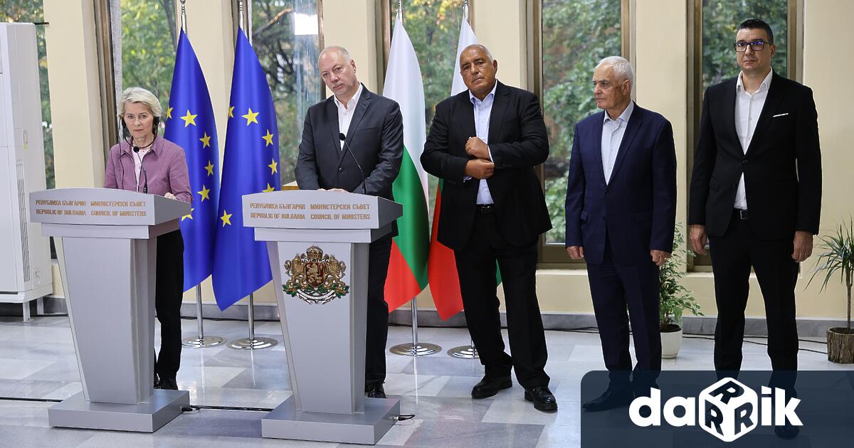 Председателят на ЕК Урсула фон дер Лайен е на еднодневна