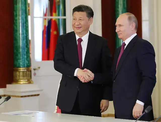 Путин и Си с изказвания на срещата на върха на ШОС