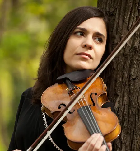  Плевенската филхармония показва концерт от поредицата „ Плевенчани от международната сцена “ със солист виртуозната цигуларка Гергана Гергова 