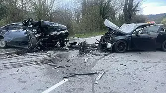 Двете момчета, пострадали в катастрофата край с. Смоляновци, са на командно дишане